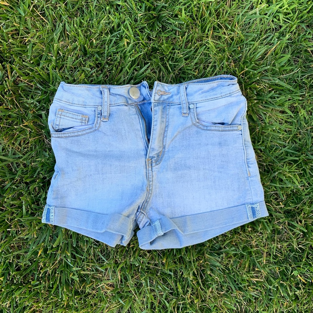 light wash jean shorts!